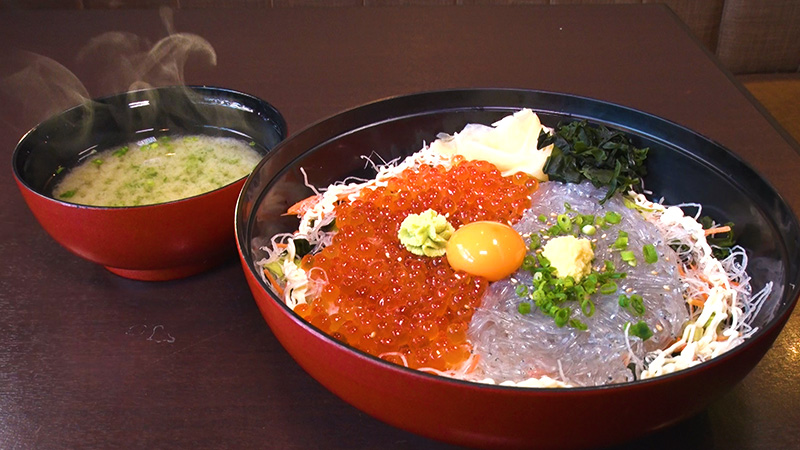 生しらす丼